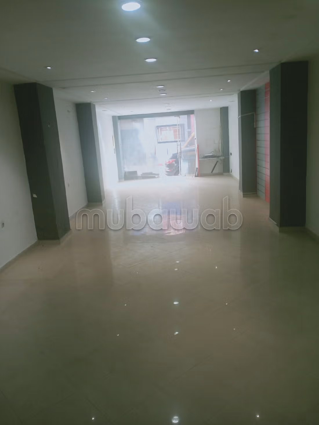 A vendre un magasin commercial avec Mezzanine