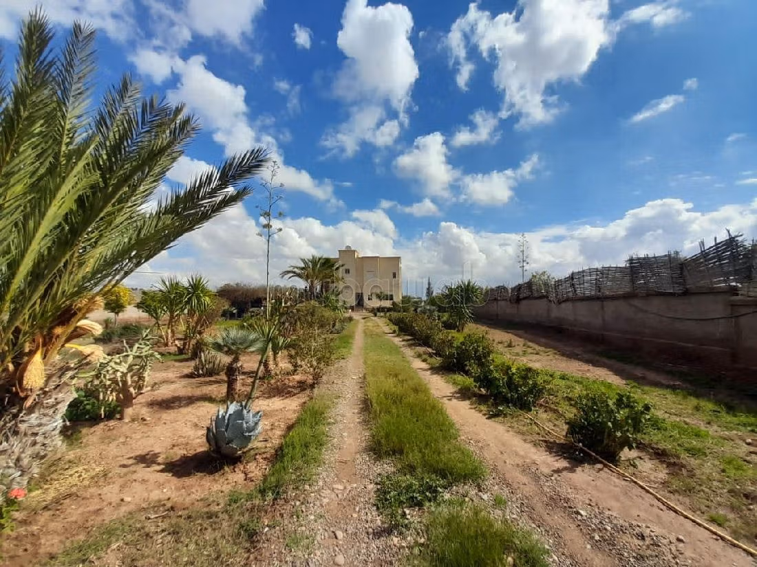 Villa à Vendre 7000 m² kms 20 Route de Fès Marrakech