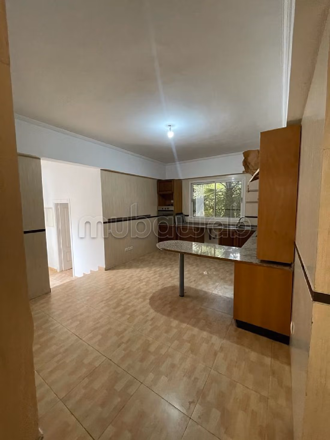 Nu huren: villa's en luxe woningen in Ain Diab Extension. Oppervlakte 450 m². Veel comfort met airconditioning en open haard. 