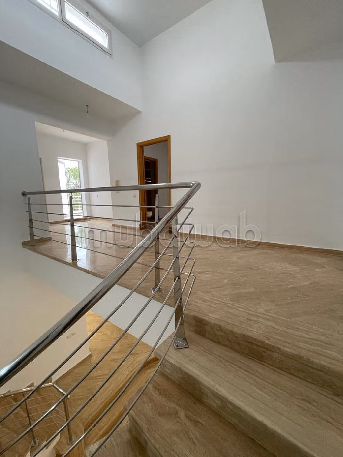 Nu huren: villa's en luxe woningen in Ain Diab Extension. Oppervlakte 450 m². Veel comfort met airconditioning en open haard. 