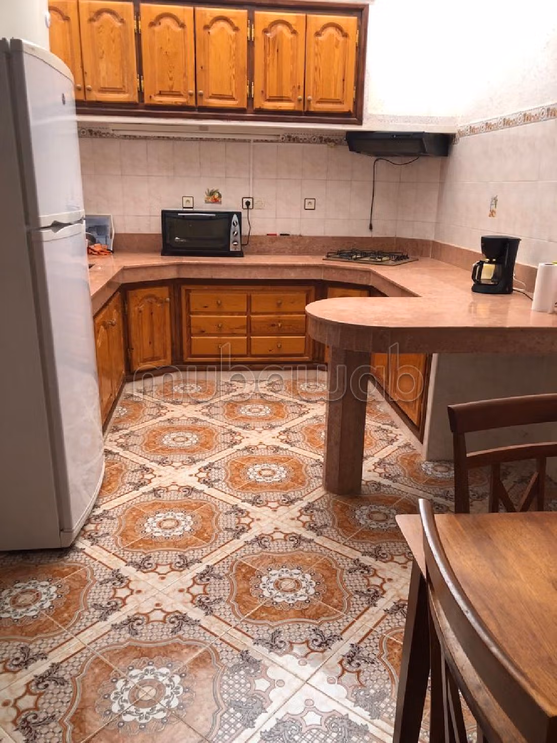 بيع منزل ممتاز ب CGI. 4 غرف. صالة تقليدية ونظام طبق الأقمار الصناعية.