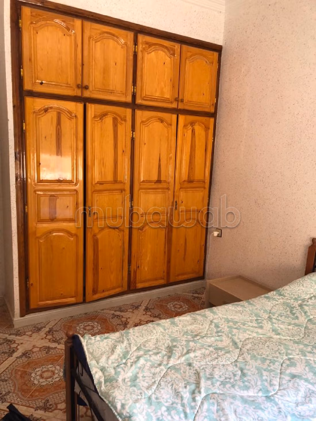 بيع منزل ممتاز ب CGI. 4 غرف. صالة تقليدية ونظام طبق الأقمار الصناعية.