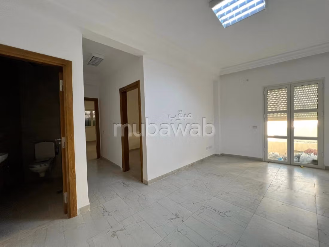 Bureau H1 à louer à alain savary