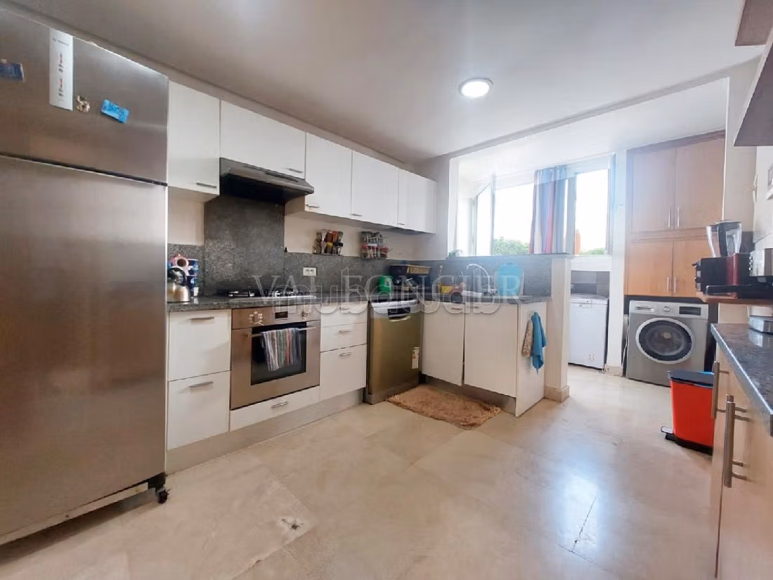 شقة رائعة للبيع ببوسكورة. المساحة 259 م². حديقة. 