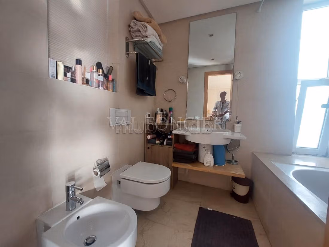 شقة رائعة للبيع ببوسكورة. المساحة 259 م². حديقة. 