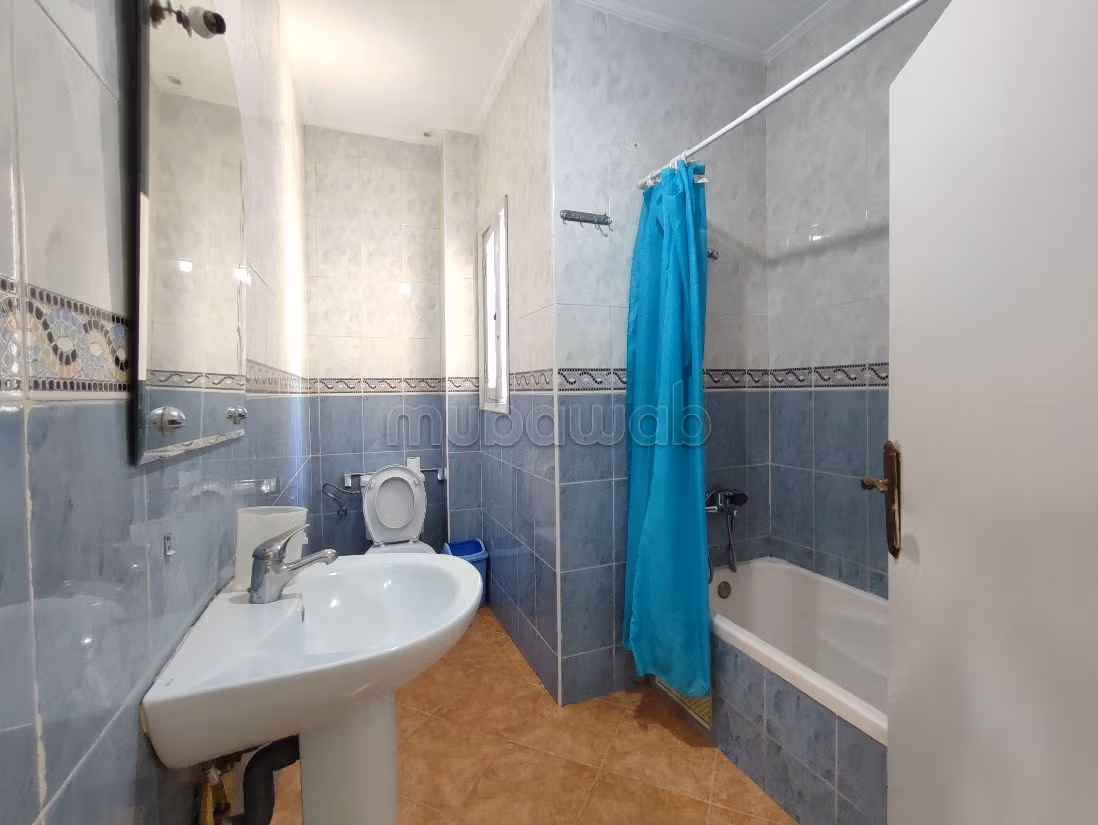 Apartment for rent. 7 large rooms. Furnishings