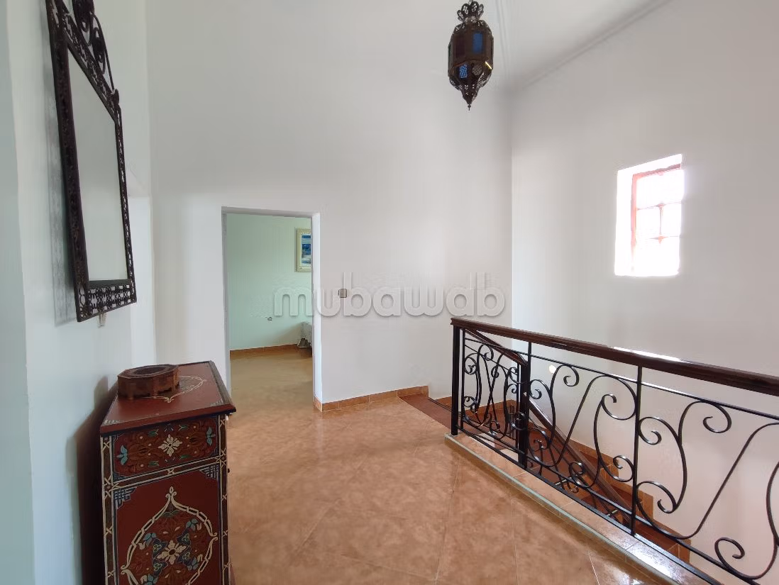 Apartment for rent. 7 large rooms. Furnishings