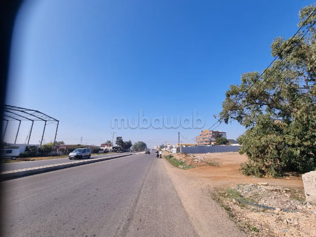 Se vende terreno. Dimensión 18250 m².