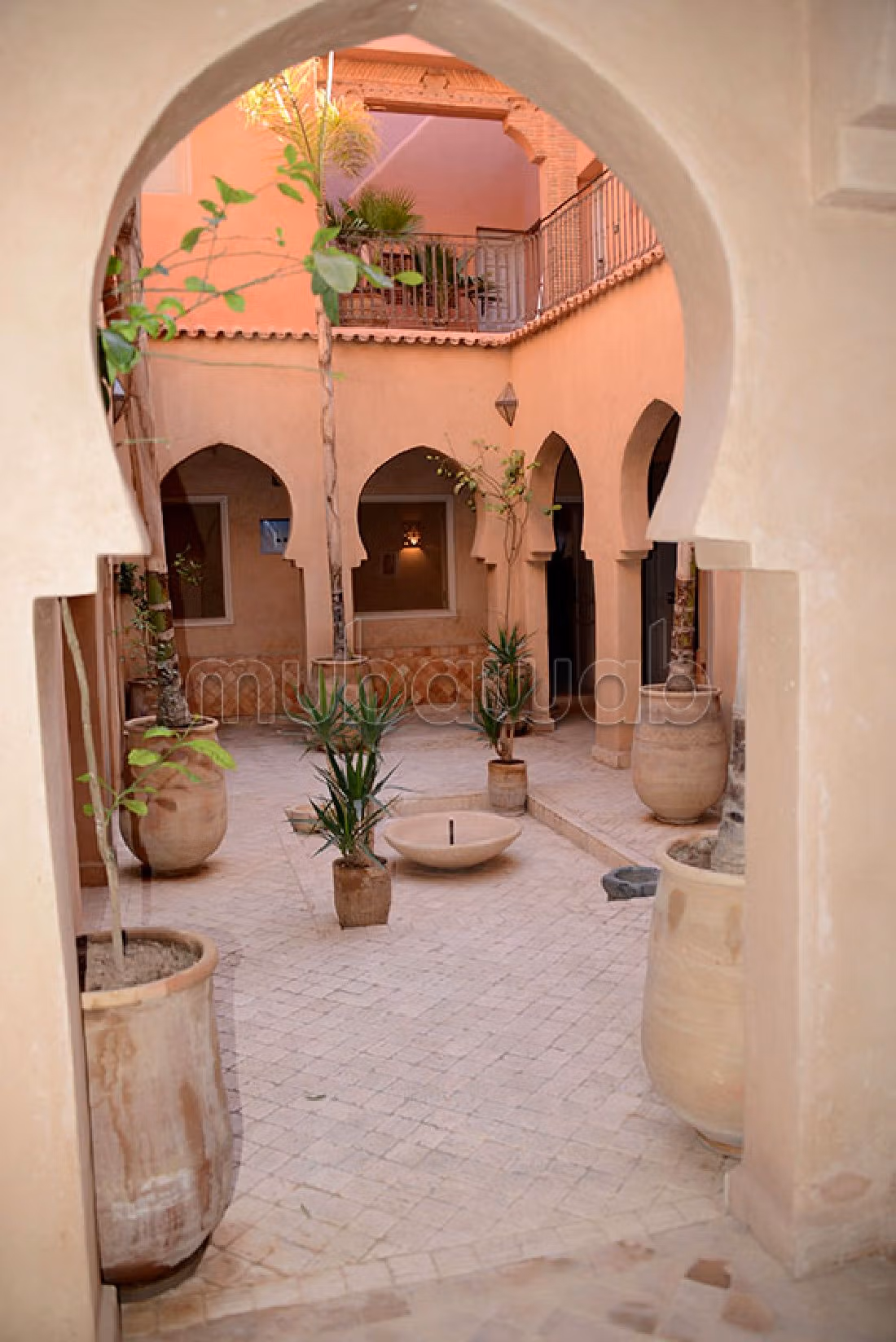 Vendita di uno splendido riad a Assarag. 9 ampi locali. Salotto tradizionale marocchino. 