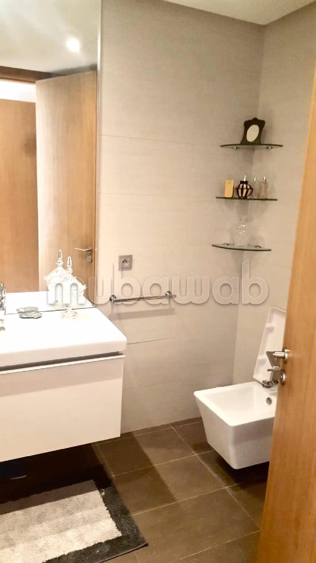 شقة جميلة للكراء بعين الذياب. 3 قطع. مفروشة. 