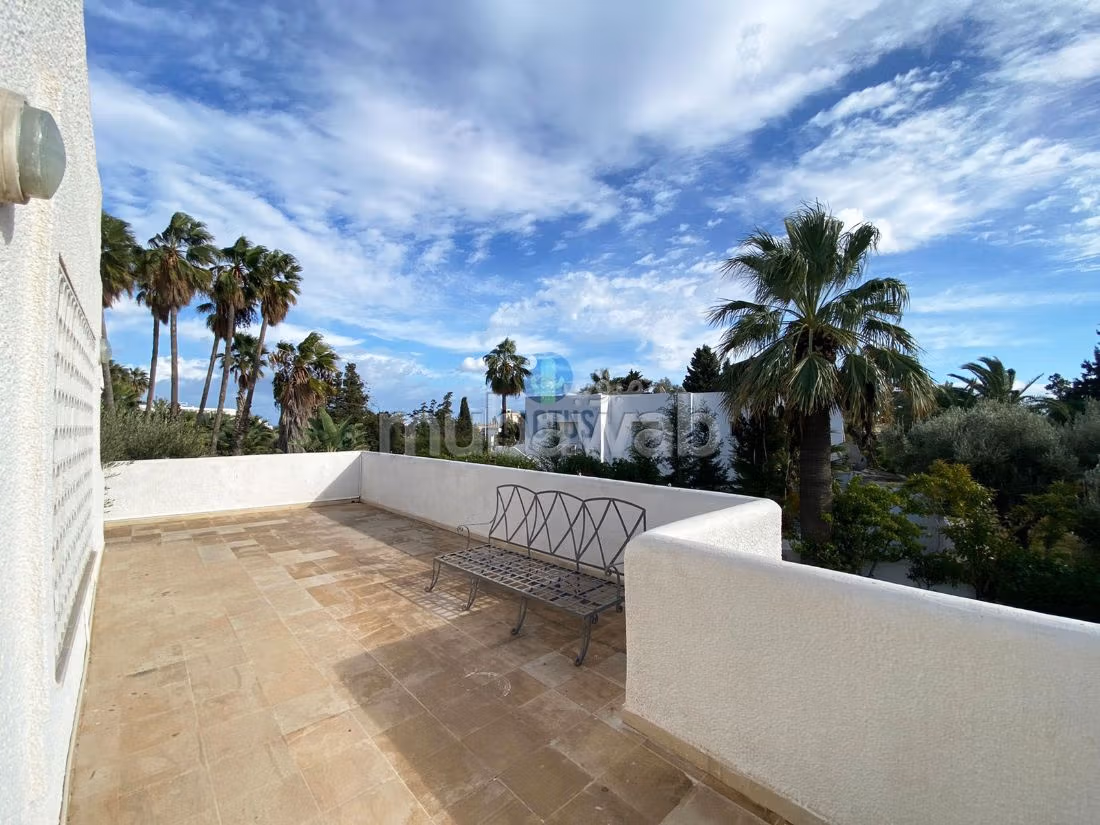 Villa de maître dans la zone touristique à Hammamet nord