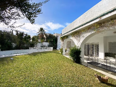 Villa de maître dans la zone touristique à Hammamet nord