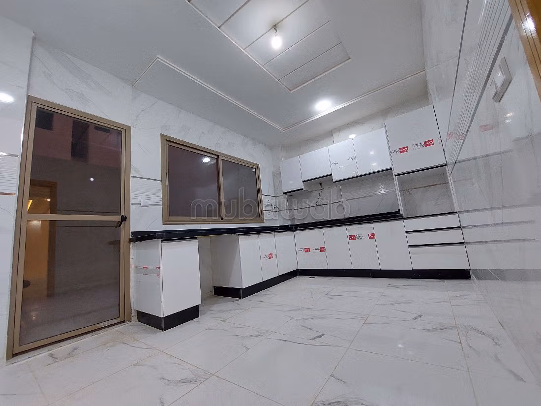 Nouvelle apparemment 155m² avec ascenseur et sous