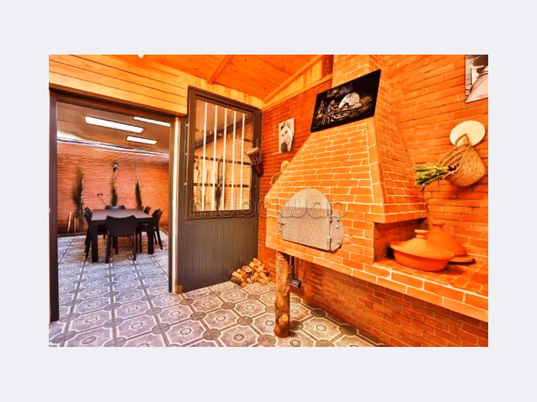 Villa di lusso in vendita. Superficie totale 180 m². Giardino, terrazzo. 