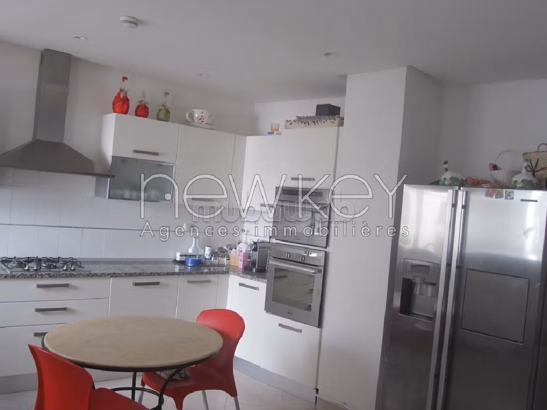 Duplex S4 à louer à Gammarth en front de mer