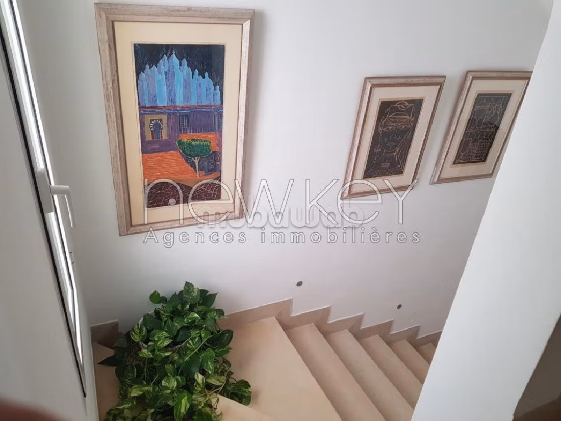 Duplex S4 à louer à Gammarth en front de mer