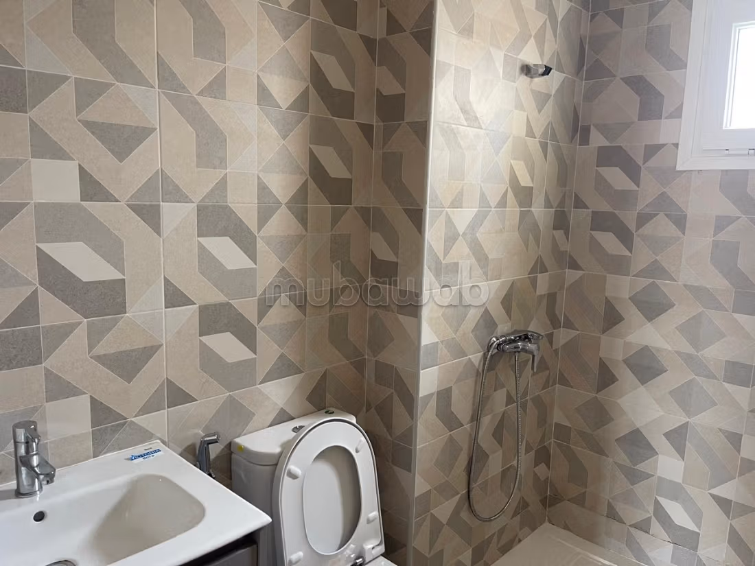 Sell apartment. Large area 58 m². General satellite dish system, On site security