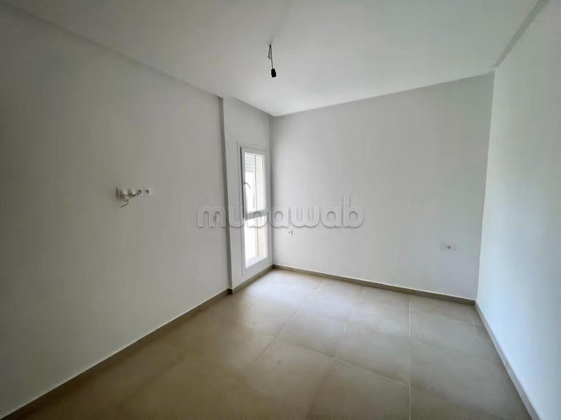 Sell apartment. Large area 58 m². General satellite dish system, On site security