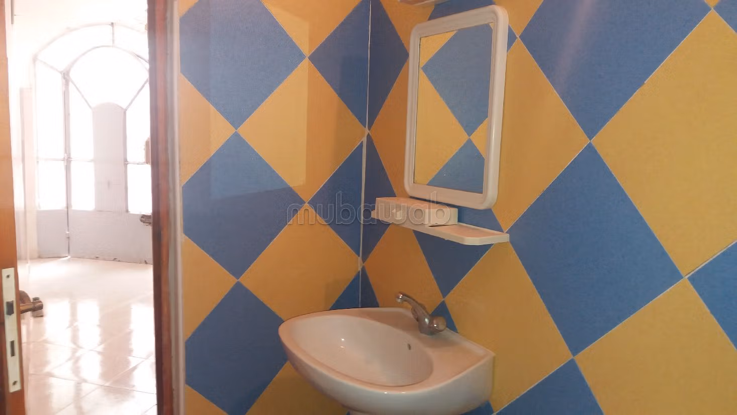 منزل رائع للبيع ب جوهرة. 12 قطع. موقف للسيارات وحديقة. 