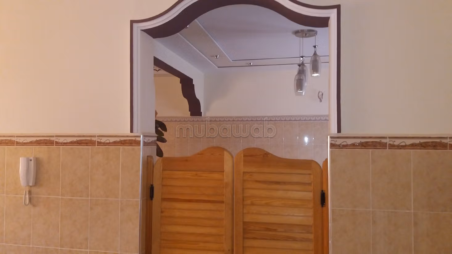 منزل رائع للبيع ب جوهرة. 12 قطع. موقف للسيارات وحديقة. 