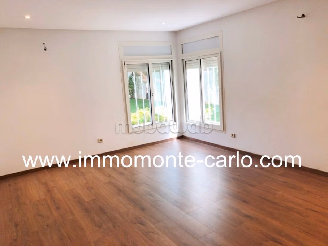 Luxury Villa for rent in Hassan Centre Ville. Surface area 500 m². Partial sea view, Centralised air conditioning
