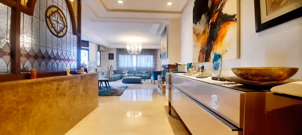 Fabulous apartment for sale in Racine. 4 large living areas. With lift and terrace.