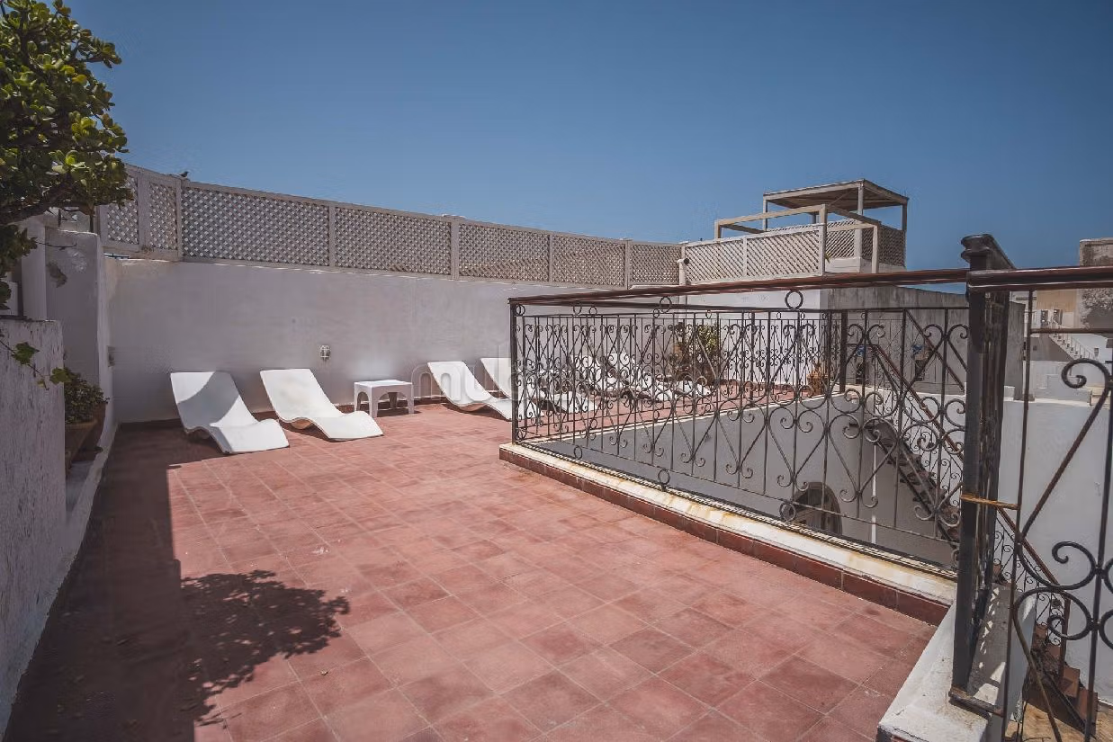 رياض ممتاز للبيع ب المدينة القديمة. المساحة الإجمالية 70 م². مفروشة