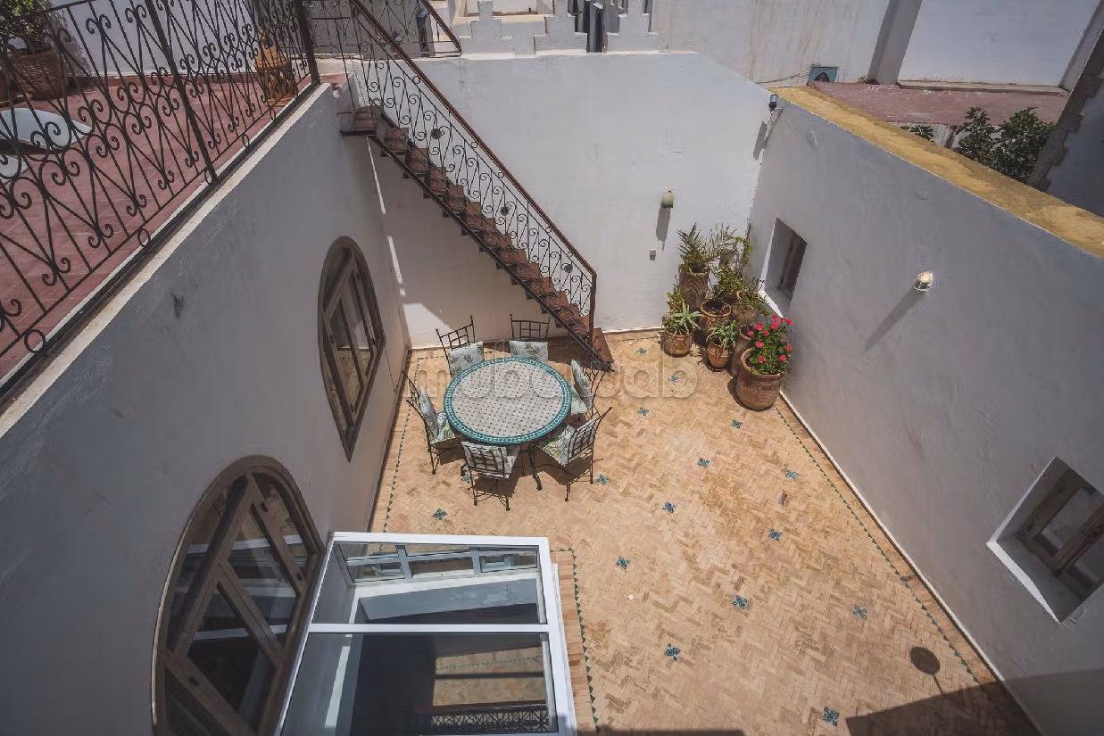 رياض ممتاز للبيع ب المدينة القديمة. المساحة الإجمالية 70 م². مفروشة