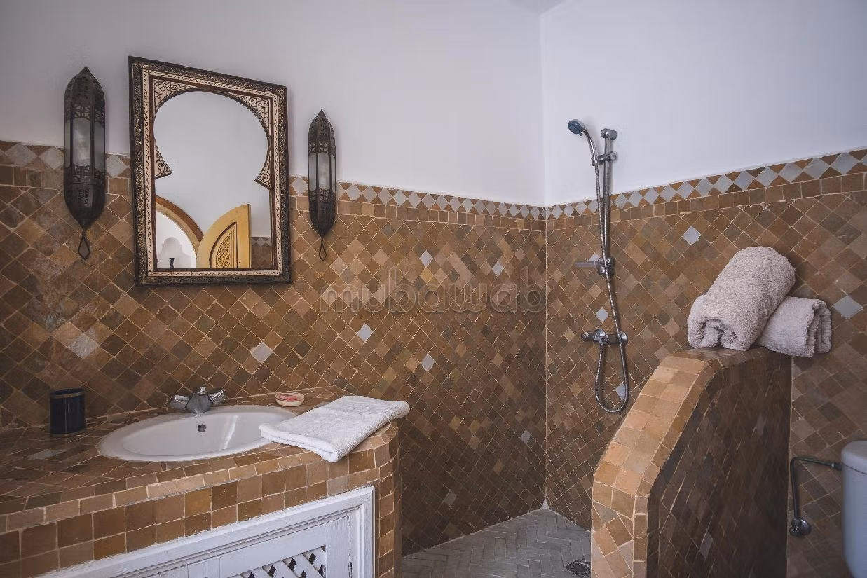 رياض ممتاز للبيع ب المدينة القديمة. المساحة الإجمالية 70 م². مفروشة