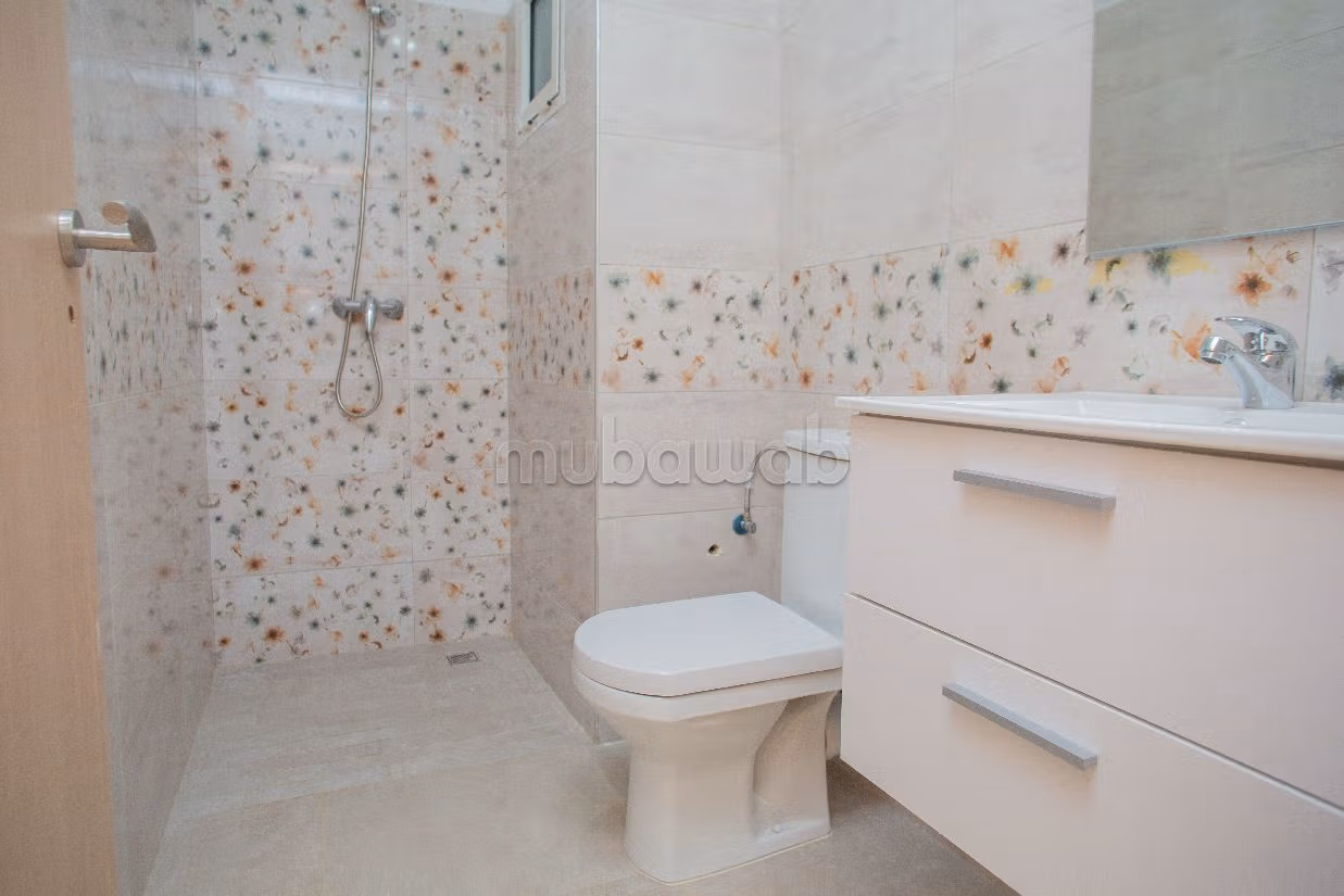 Apartment for sale in Bettana. Area of 90 m². 