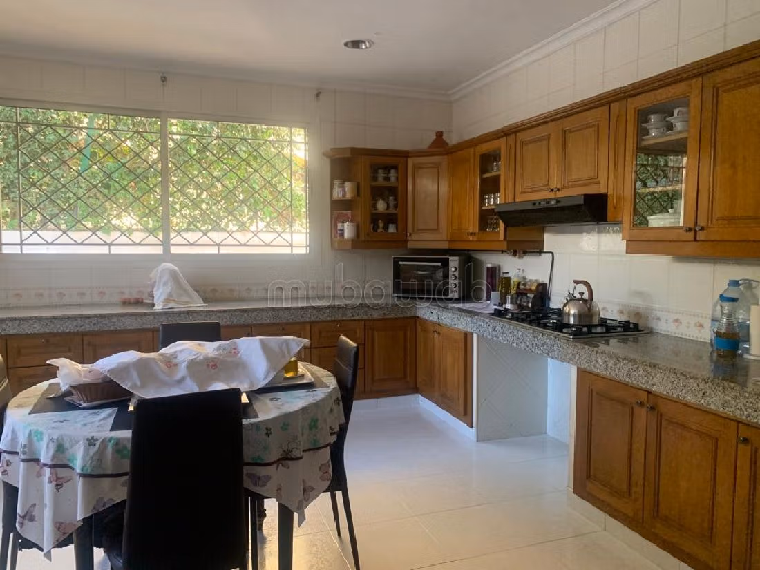 Villa's en luxe woningen te koop in Californie. 14 Ruimtes. Conciërge en airconditioning. 