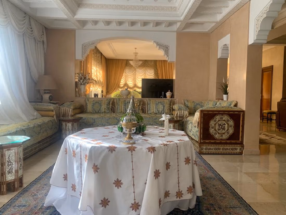 Villa's en luxe woningen te koop in Californie. 14 Ruimtes. Conciërge en airconditioning. 