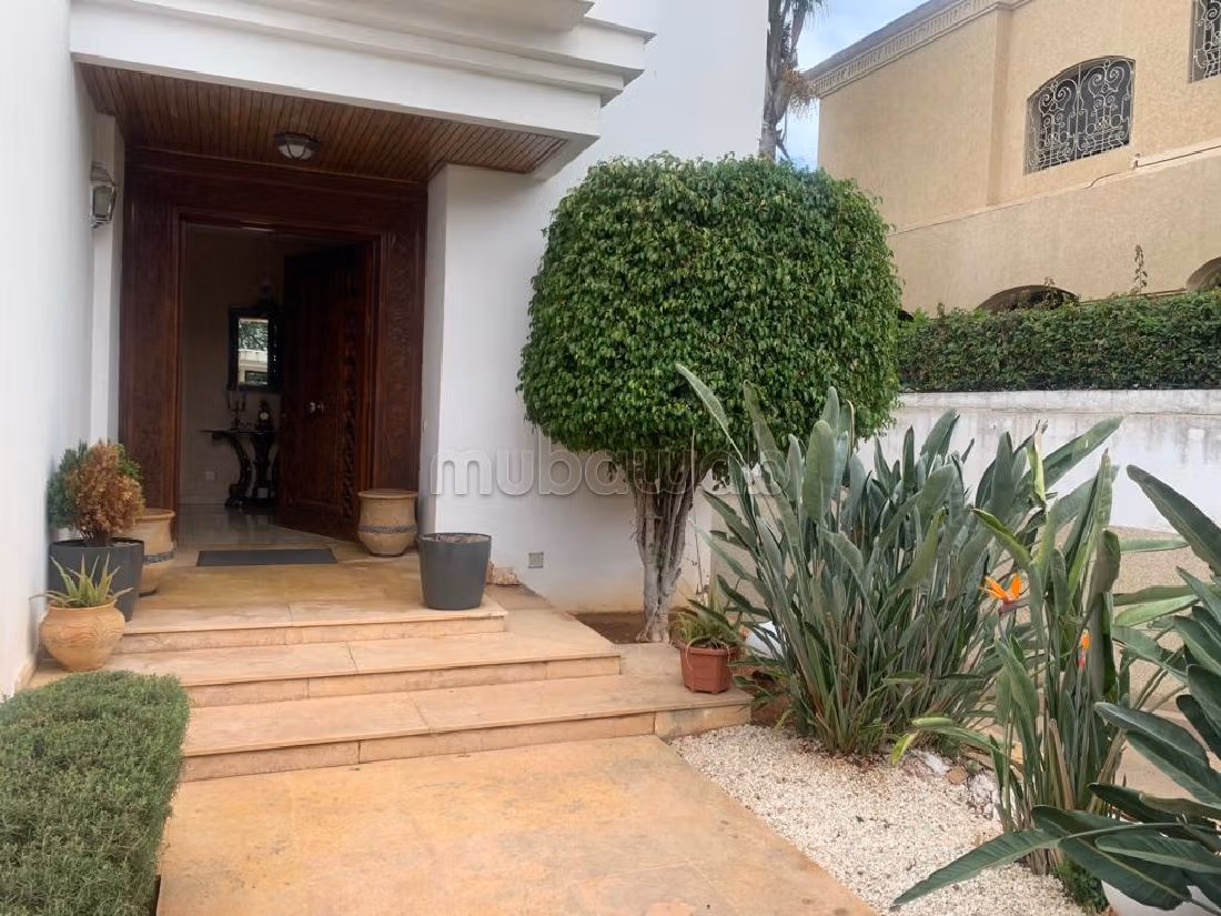 Villa's en luxe woningen te koop in Californie. 14 Ruimtes. Conciërge en airconditioning. 