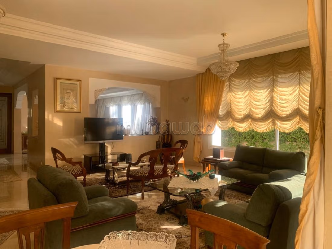 Villa's en luxe woningen te koop in Californie. 14 Ruimtes. Conciërge en airconditioning. 