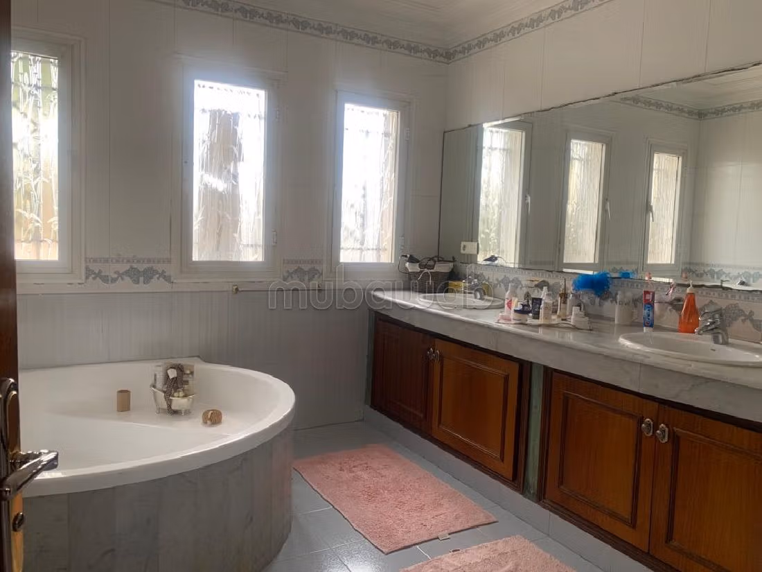 Villa's en luxe woningen te koop in Californie. 14 Ruimtes. Conciërge en airconditioning. 