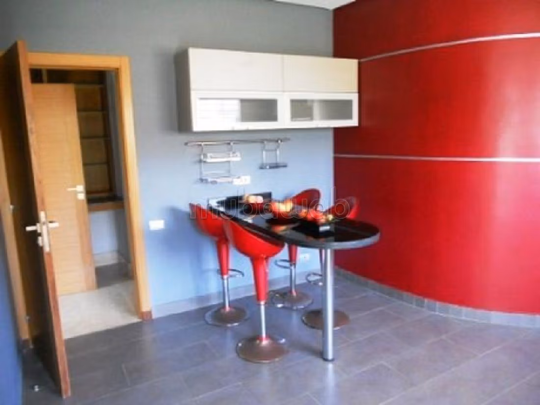 Suntuosa villa en alquiler en Ain Diab. 6 habitaciones confortables. Chimenea y aire condicionado. 