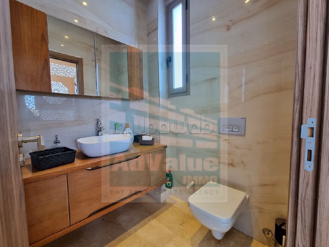 Casa de lujo en venta en Assanaouber. 4 hermosas habitaciones. Doble acristalamiento y calefacción central. 