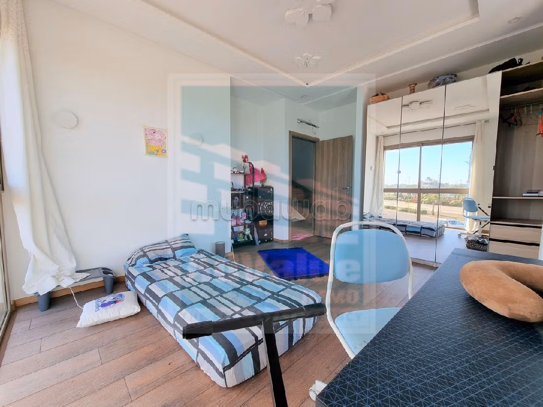 Casa de lujo en venta en Assanaouber. 4 hermosas habitaciones. Doble acristalamiento y calefacción central. 