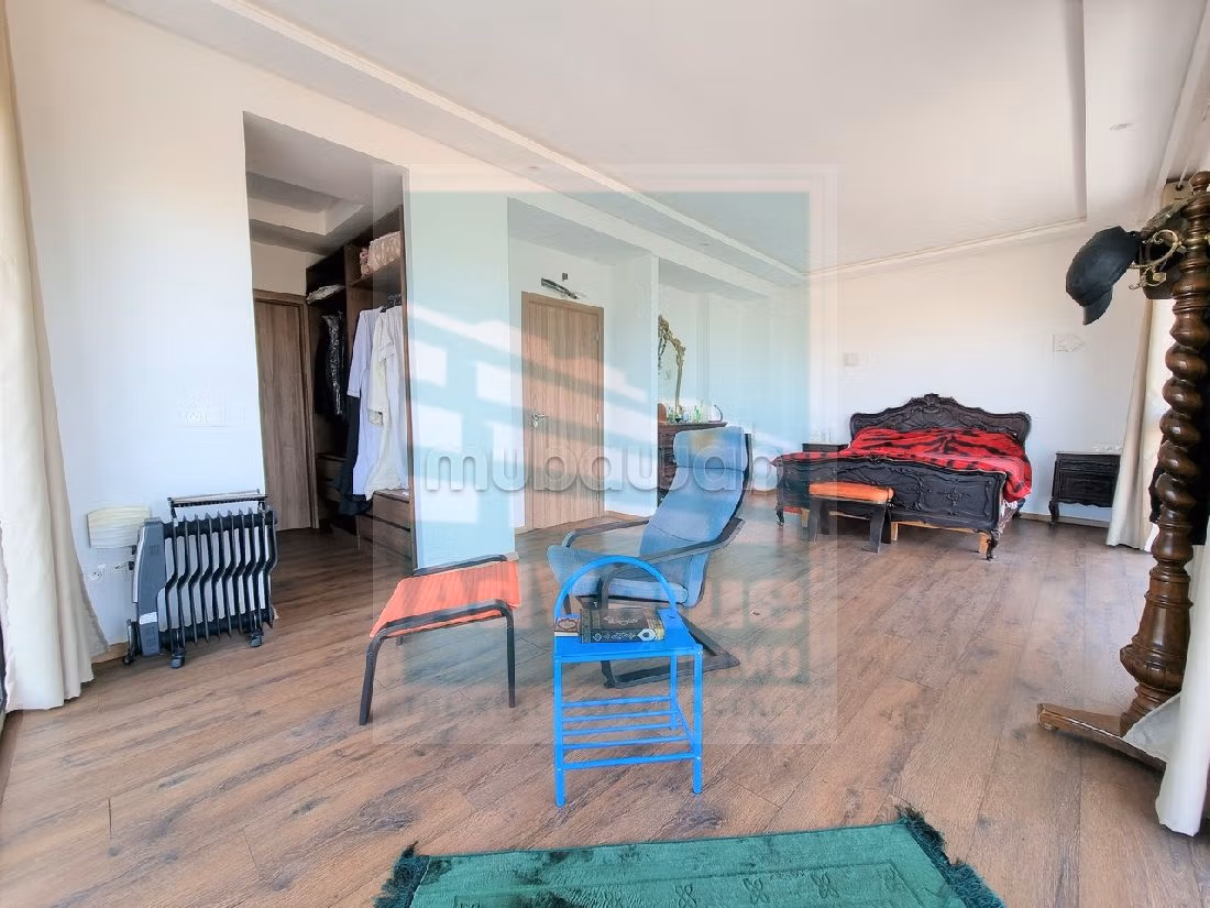 Casa de lujo en venta en Assanaouber. 4 hermosas habitaciones. Doble acristalamiento y calefacción central. 