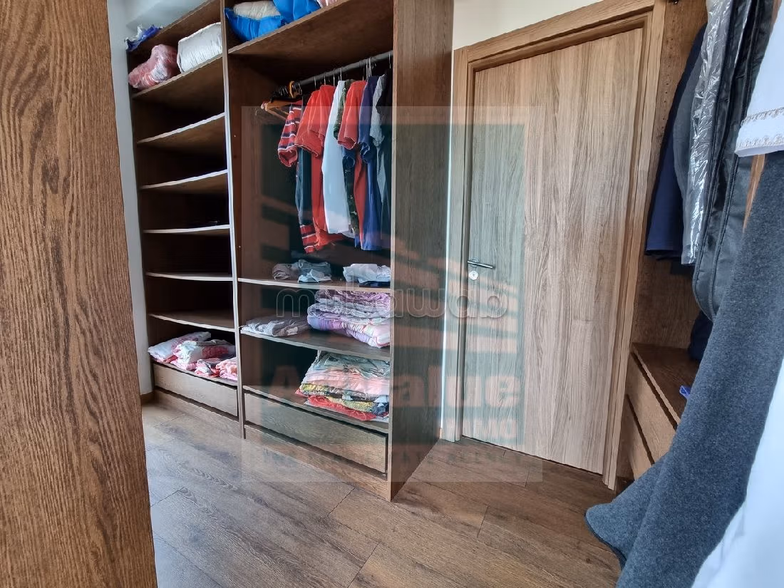 Casa de lujo en venta en Assanaouber. 4 hermosas habitaciones. Doble acristalamiento y calefacción central. 