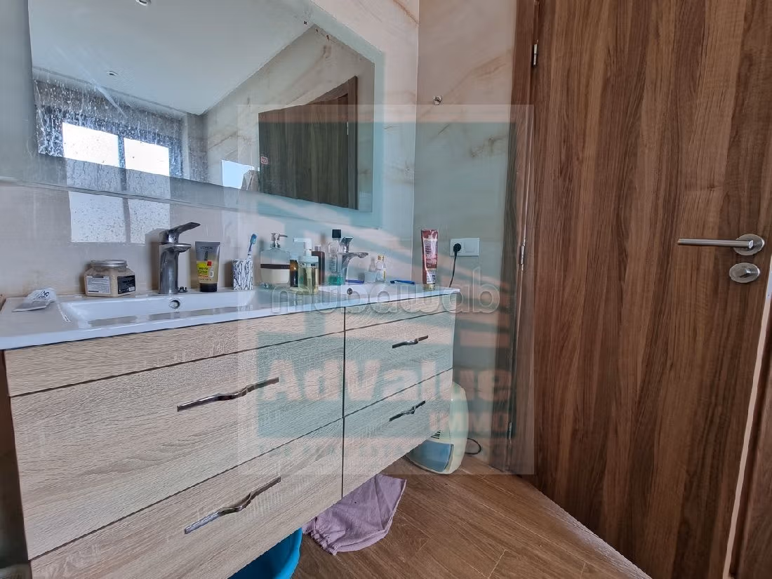 Casa de lujo en venta en Assanaouber. 4 hermosas habitaciones. Doble acristalamiento y calefacción central. 