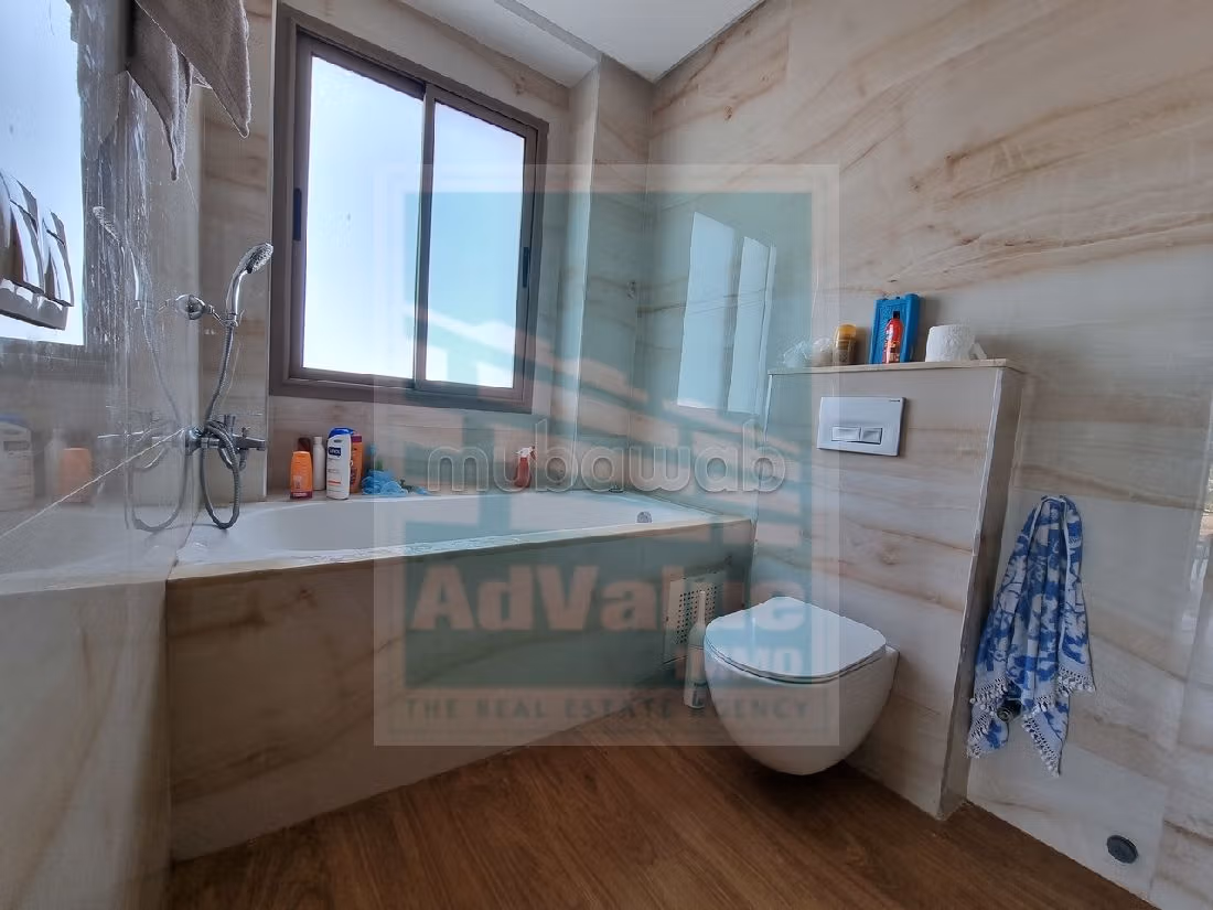 Casa de lujo en venta en Assanaouber. 4 hermosas habitaciones. Doble acristalamiento y calefacción central. 