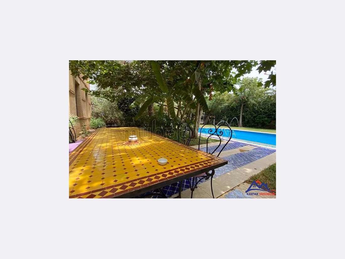 Villa's en luxe woningen beschikbaar in Route de Ouarzazate. 9 Kamers. Garage. 