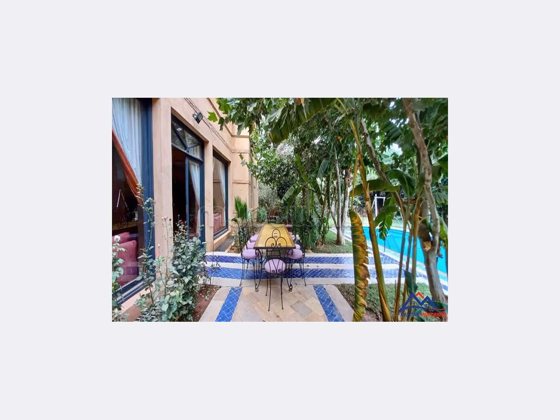 Villa's en luxe woningen beschikbaar in Route de Ouarzazate. 9 Kamers. Garage. 