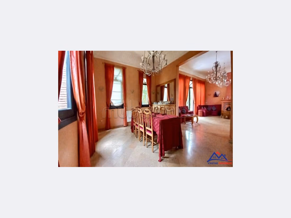 Villa's en luxe woningen beschikbaar in Route de Ouarzazate. 9 Kamers. Garage. 