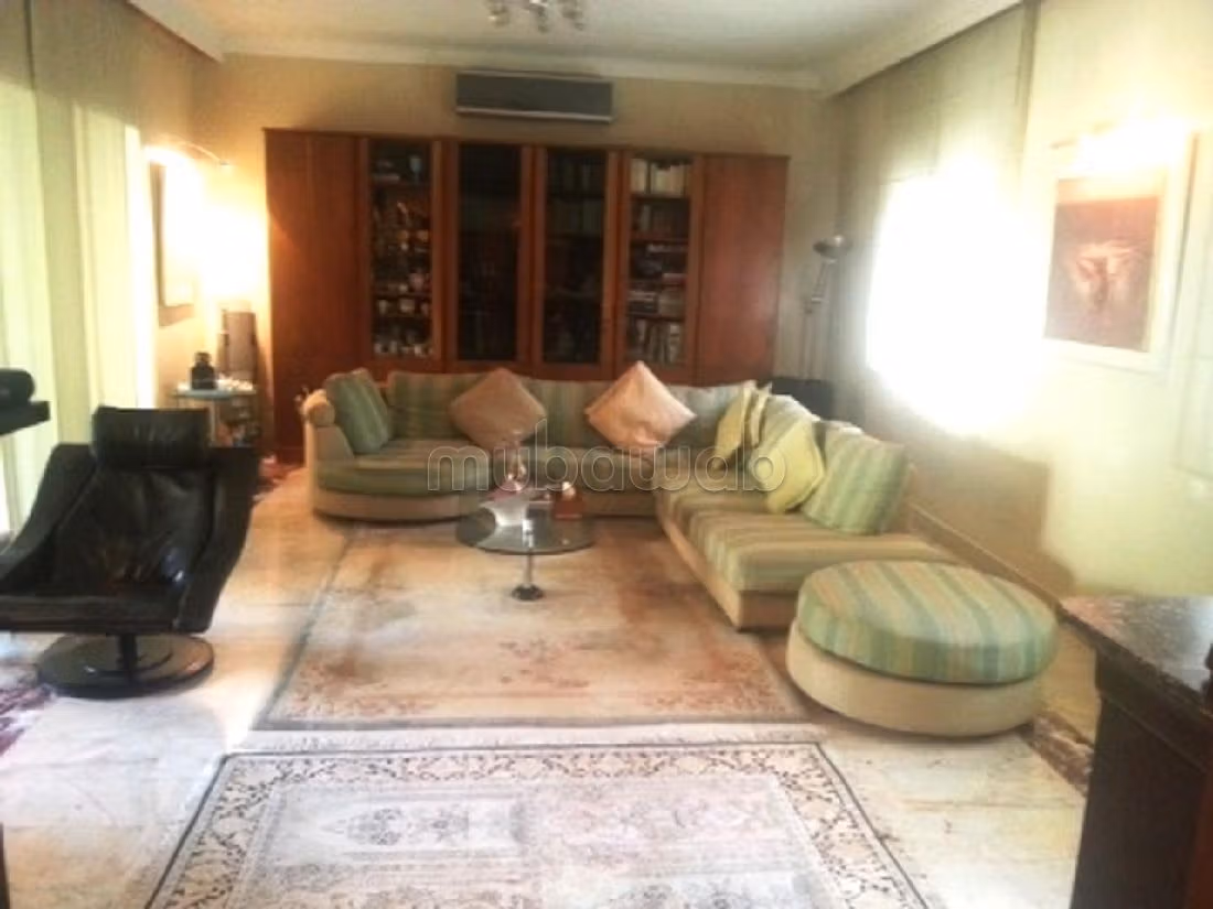 Villa's en luxe woningen om te kopen in Californie. Totale oppervlakte 1500 m². Zwembad en conciërgeservice. 