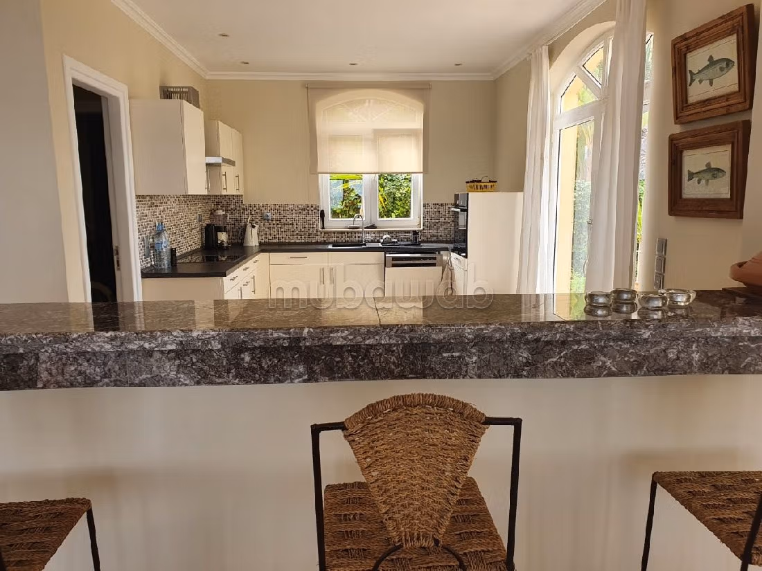 Appartementen kopen. Totale oppervlakte 182 m². Volledig gemeubileerd