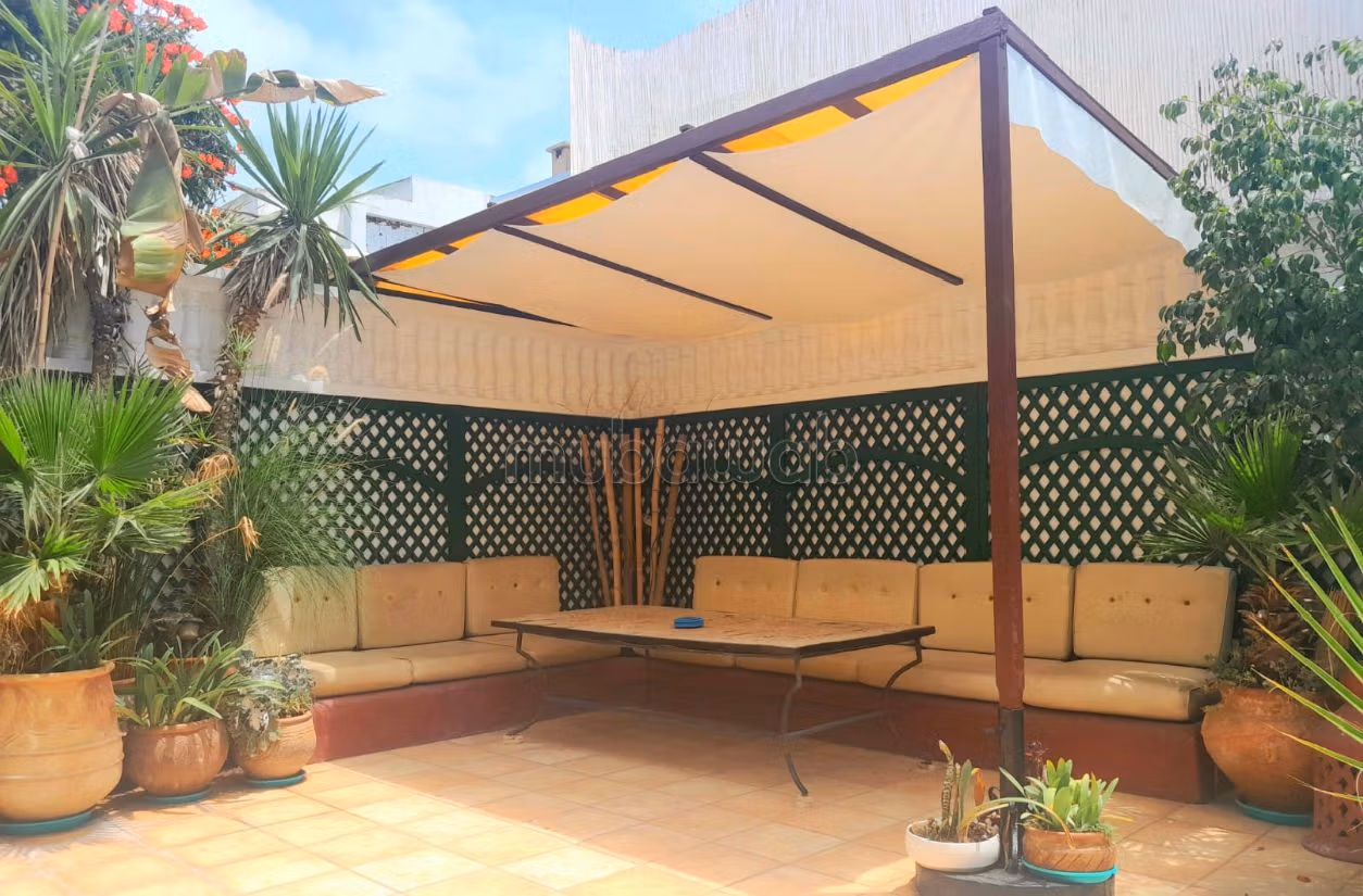 Magnifique villa à louer à Ain Diab. 4 chambres. Meublé