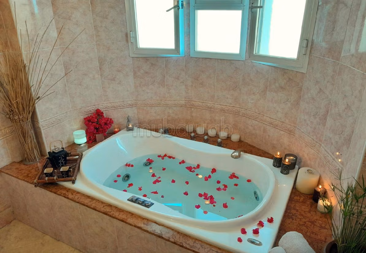 Magnifique villa à louer à Ain Diab. 4 chambres. Meublé