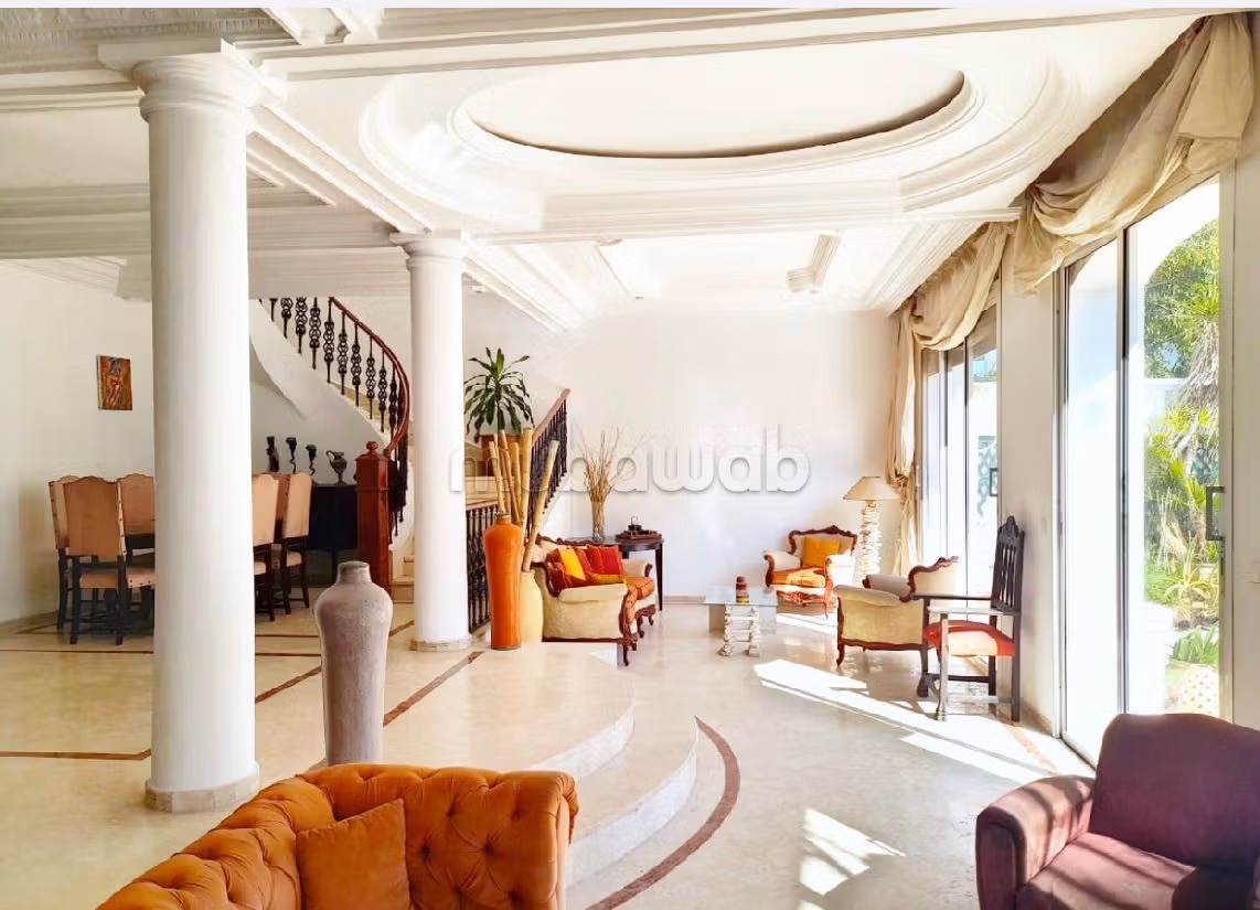 Magnifique villa à louer à Ain Diab. 4 chambres. Meublé